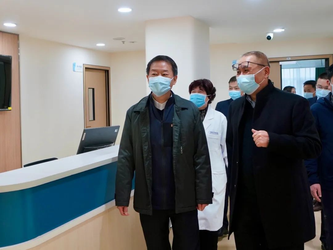 四川省尊龙凯时集团党委书记、董事长任丁率队赴锦弘集团调研